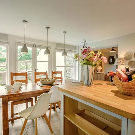 3 Bed In Oc-b33652 Barbon